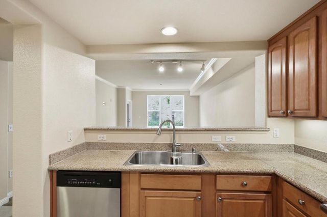 2210 Gellert Boulevard 5107, South San Francisco, CA 94080