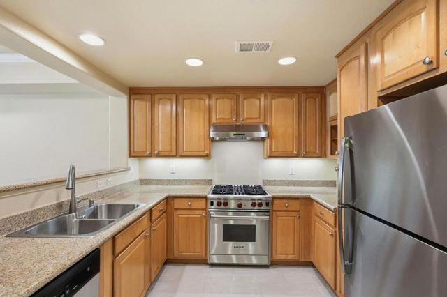 2210 Gellert Boulevard 5107, South San Francisco, CA 94080