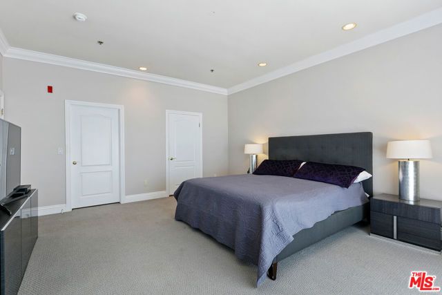 11840 Dorothy Street 402, Los Angeles, CA 90049