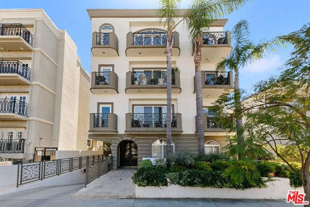 11840 Dorothy Street 402, Los Angeles, CA 90049