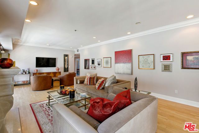 11840 Dorothy Street 402, Los Angeles, CA 90049