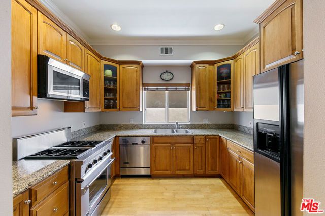 11840 Dorothy Street 402, Los Angeles, CA 90049