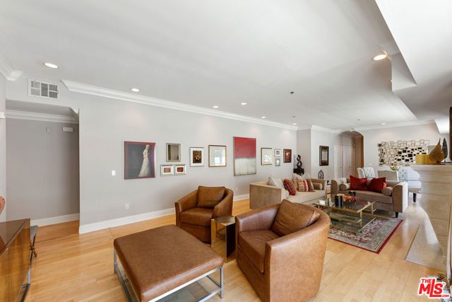 11840 Dorothy Street 402, Los Angeles, CA 90049