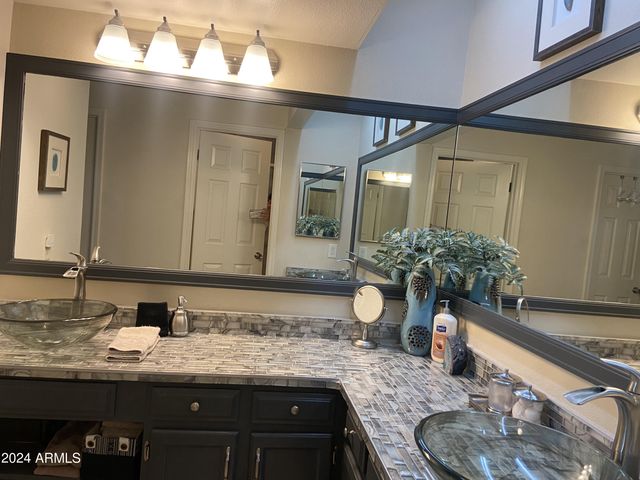 9734 W KERRY Lane, Peoria, AZ 85382