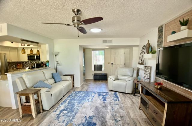 9734 W KERRY Lane, Peoria, AZ 85382