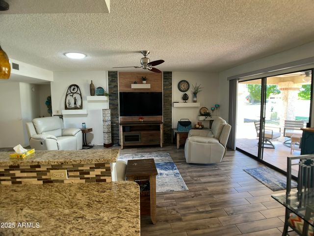 9734 W KERRY Lane, Peoria, AZ 85382