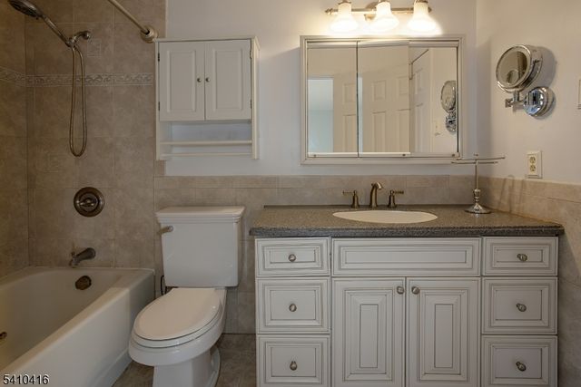 15291 Aspen Ct 291, Stanhope Boro, NJ 07874