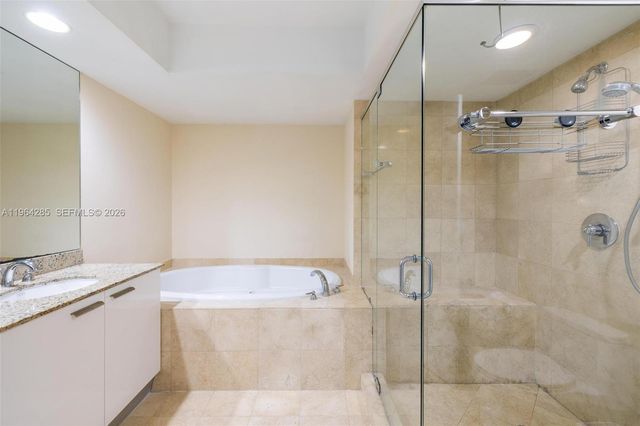 1800 S Ocean Dr 1010, Hallandale Beach, FL 33009