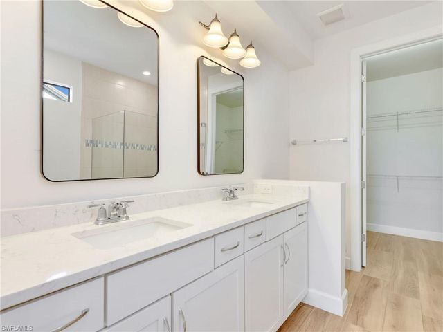 19221 Zephyr Lily CT, Estero, FL 33928