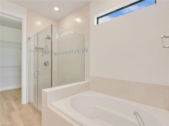 19221 Zephyr Lily CT, Estero, FL 33928