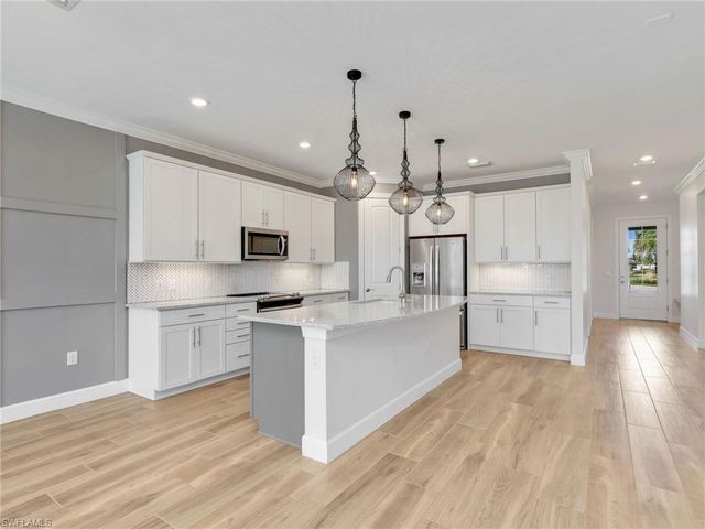 19221 Zephyr Lily CT, Estero, FL 33928