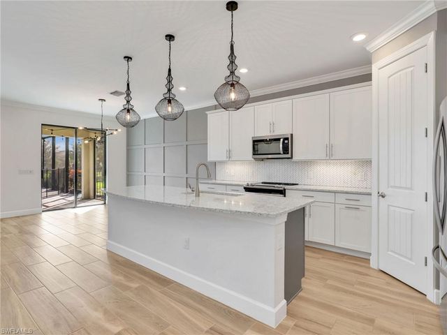 19221 Zephyr Lily CT, Estero, FL 33928