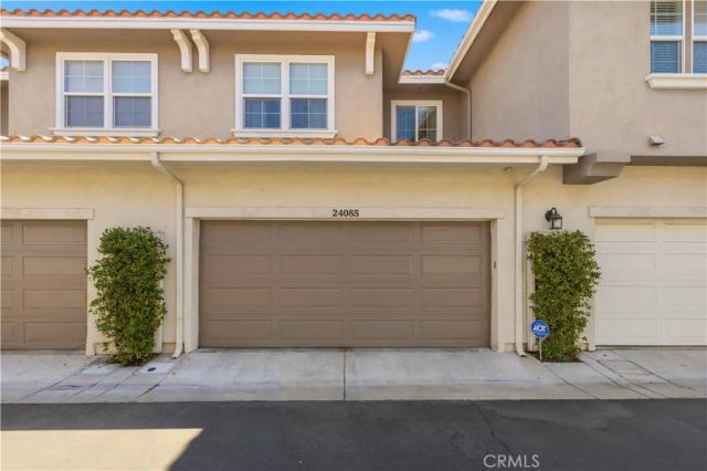 24085 Avocado Lane, Valencia, CA 91354