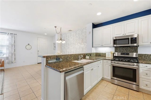 24085 Avocado Lane, Valencia, CA 91354