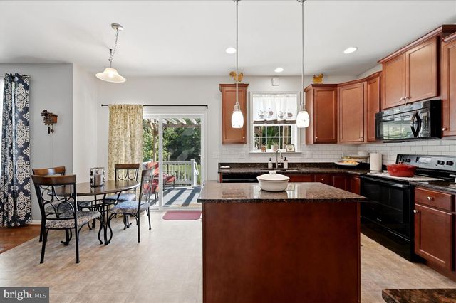 561 CHICKAMAUGA DR, Harpers Ferry, WV 25425