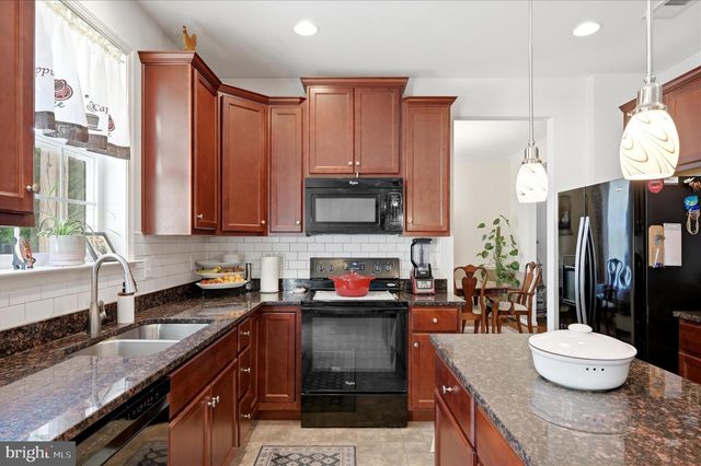 561 CHICKAMAUGA DR, Harpers Ferry, WV 25425