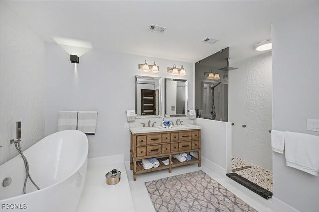 15141 Sam Snead LN, North Fort Myers, FL 33917