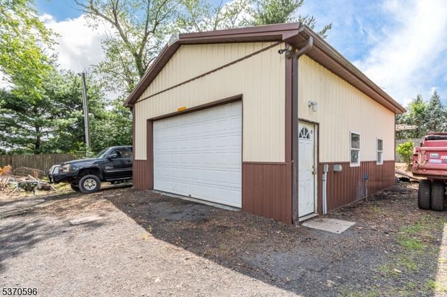170 Fairview Dr, Branchburg Twp., NJ 08853
