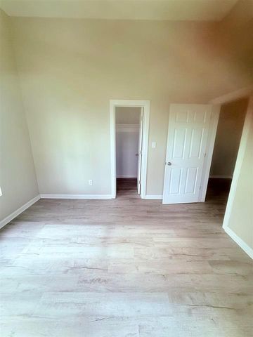 2105 Laurel Avenue A, Beaumont, TX 77701