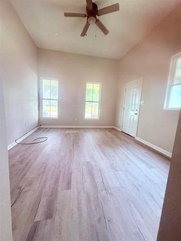 2105 Laurel Avenue A, Beaumont, TX 77701