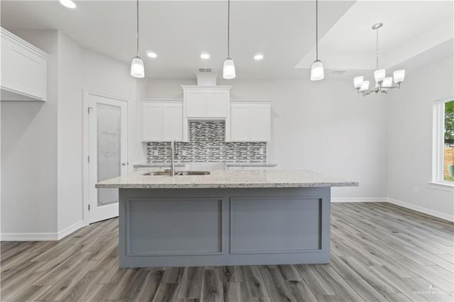 1733 Pinnacle Drive, Edinburg, TX 78542