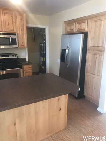 1997 E PARKRIDGE DR, Cottonwood Heights, UT 84121