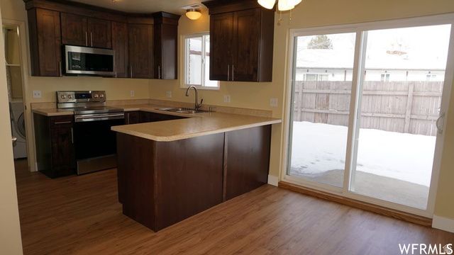 1997 E PARKRIDGE DR, Cottonwood Heights, UT 84121