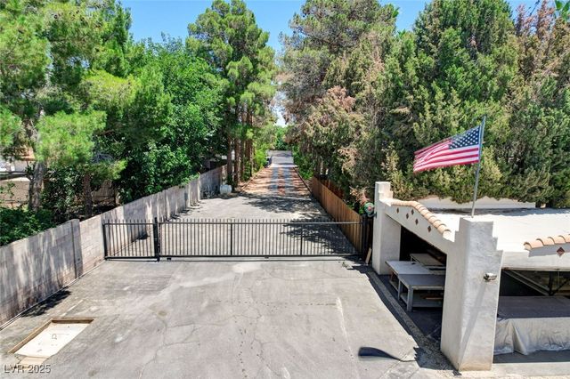 5260 North Jones Boulevard, Las Vegas, NV 89130