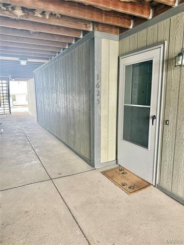 1625 Summergate Parkway G, St Peters, MO 63303