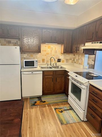 1625 Summergate Parkway G, St Peters, MO 63303