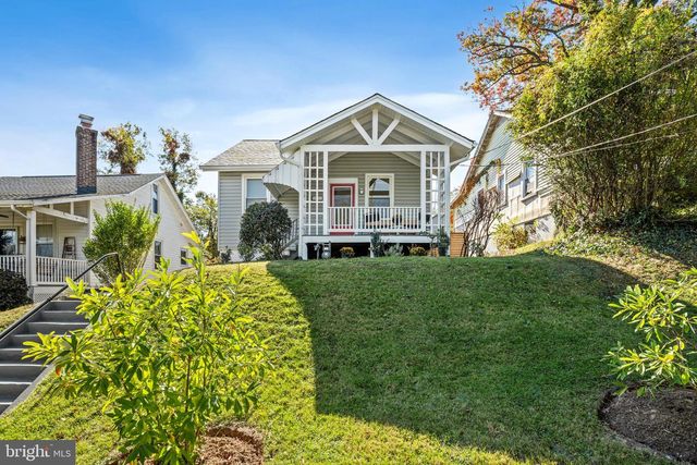 1327 IRVING ST NE, Washington, DC 20017