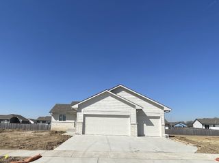 1611 E Arrowhead St, Andover, KS 67002