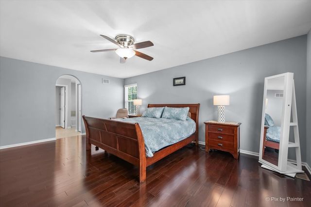 9232 Bristol Lane, Huntley, IL 60142