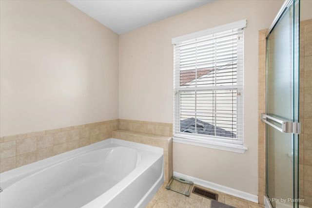9232 Bristol Lane, Huntley, IL 60142