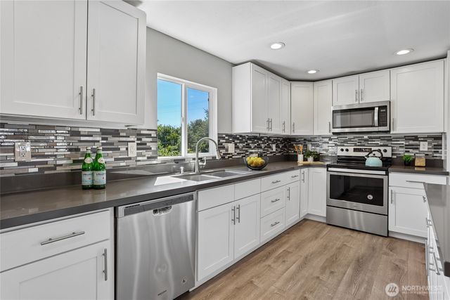 22719 1st Place W, Bothell, WA 98021