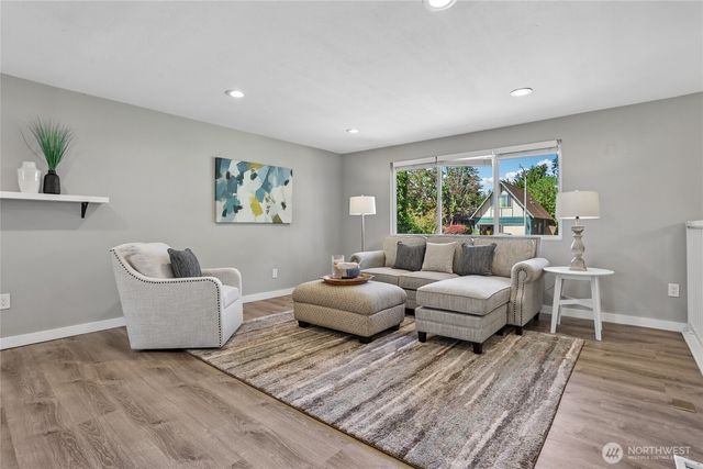 22719 1st Place W, Bothell, WA 98021