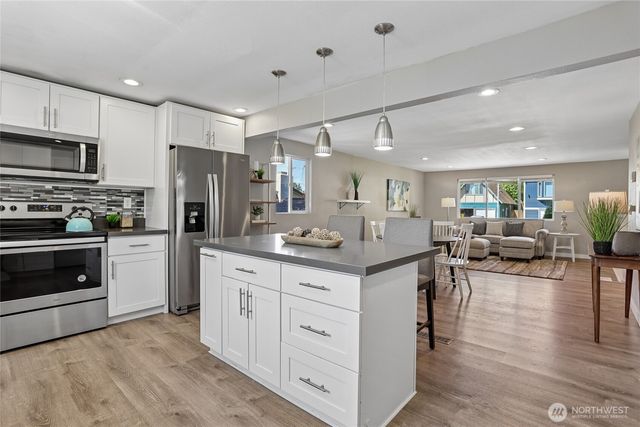 22719 1st Place W, Bothell, WA 98021