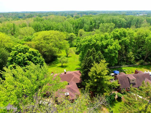 1420 Old Trail Road, Maumee, OH 43537