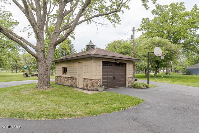 1420 Old Trail Road, Maumee, OH 43537