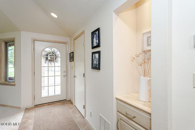 1420 Old Trail Road, Maumee, OH 43537