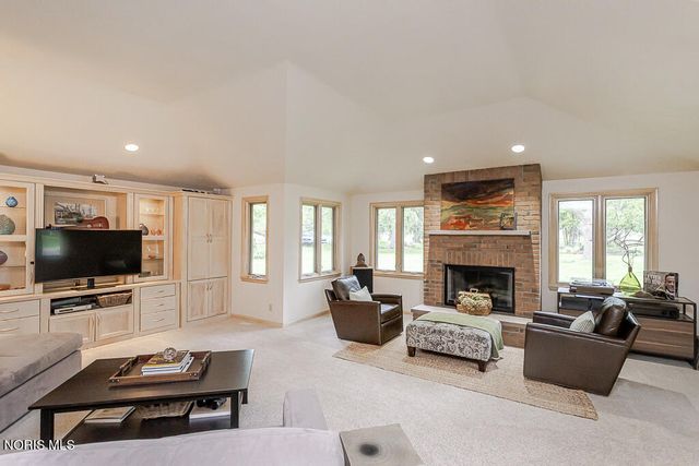 1420 Old Trail Road, Maumee, OH 43537