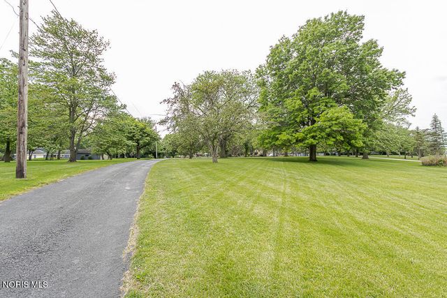 1420 Old Trail Road, Maumee, OH 43537