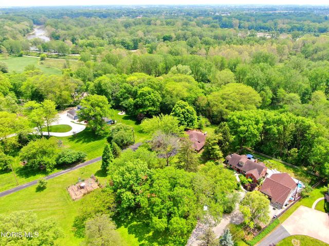 1420 Old Trail Road, Maumee, OH 43537
