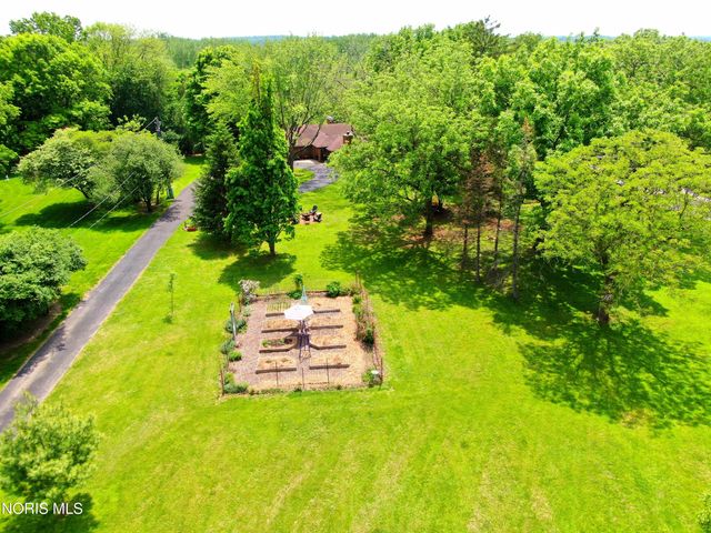 1420 Old Trail Road, Maumee, OH 43537
