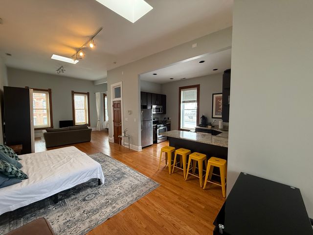 1434 W Chicago Avenue, Chicago, IL 60642