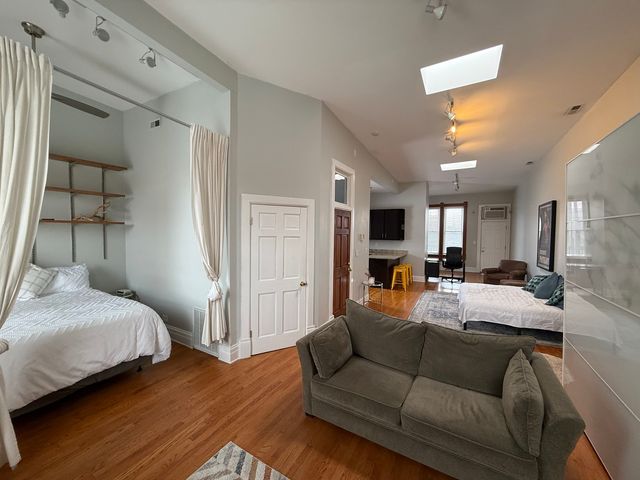 1434 W Chicago Avenue, Chicago, IL 60642