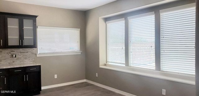 437 Orchard Park Drive, Clint, TX 79836