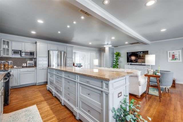 6463 Highgate Lane, Dallas, TX 75214