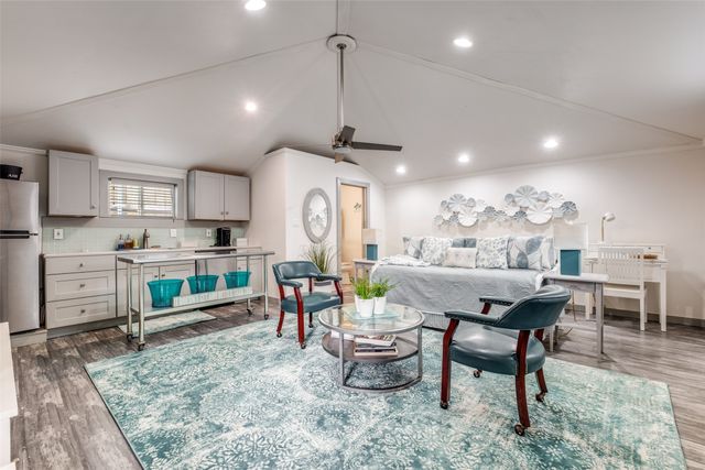 6463 Highgate Lane, Dallas, TX 75214