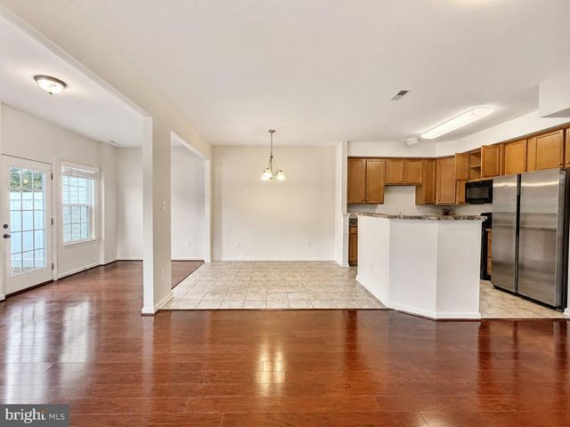 40 SUNDANCE DR, Hamilton, NJ 08619
